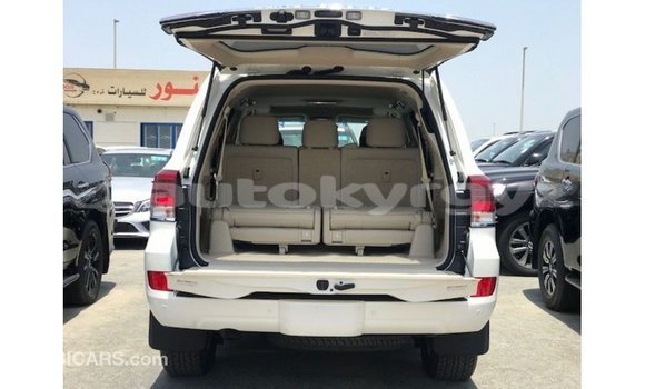 Buy Import Toyota Land Cruiser White Car in Import - Dubai in Batken Buy Import Toyota Land Cruiser White Car in Import - Dubai in Batken