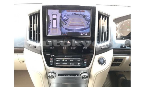 Buy Import Toyota Land Cruiser White Car in Import - Dubai in Batken Buy Import Toyota Land Cruiser White Car in Import - Dubai in Batken
