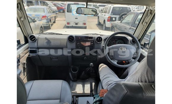 Buy Import Toyota Land Cruiser White Car in Import - Dubai in Batken Buy Import Toyota Land Cruiser White Car in Import - Dubai in Batken
