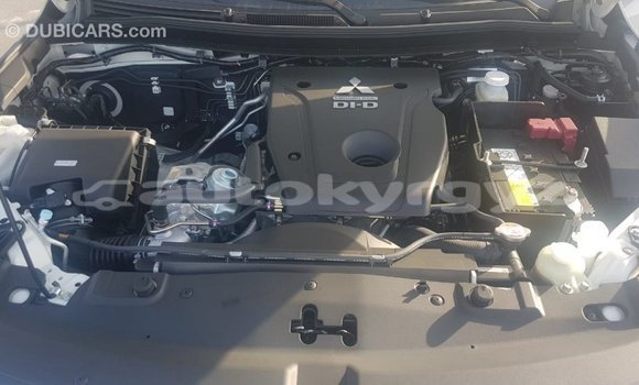 Buy Import Mitsubishi L200 White Car in Import - Dubai in Batken Buy Import Mitsubishi L200 White Car in Import - Dubai in Batken