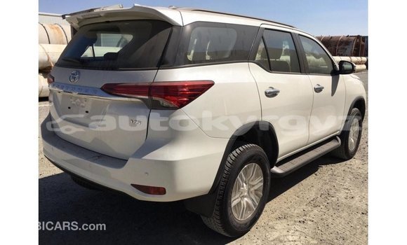 Buy Import Toyota Fortuner White Car in Import - Dubai in Batken Buy Import Toyota Fortuner White Car in Import - Dubai in Batken