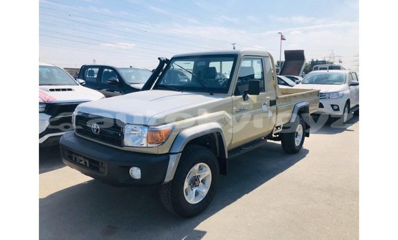 Buy Import Toyota Land Cruiser Beige Car in Import - Dubai in Batken Buy Import Toyota Land Cruiser Beige Car in Import - Dubai in Batken