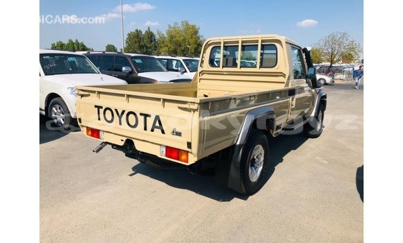 Buy Import Toyota Land Cruiser Beige Car in Import - Dubai in Batken Buy Import Toyota Land Cruiser Beige Car in Import - Dubai in Batken