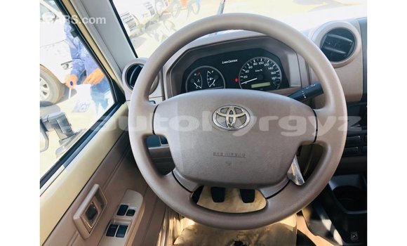 Buy Import Toyota Land Cruiser Beige Car in Import - Dubai in Batken Buy Import Toyota Land Cruiser Beige Car in Import - Dubai in Batken