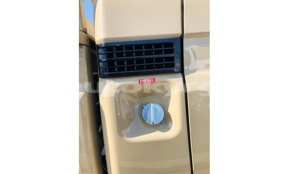 Buy Import Toyota Land Cruiser Beige Car in Import - Dubai in Batken Buy Import Toyota Land Cruiser Beige Car in Import - Dubai in Batken