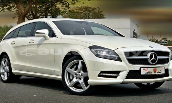 Buy Import Mercedes-Benz 190 White Car in Import - Dubai in Batken Buy Import Mercedes-Benz 190 White Car in Import - Dubai in Batken