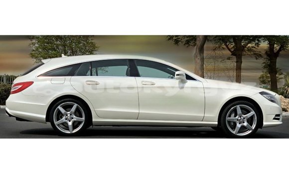 Buy Import Mercedes-Benz 190 White Car in Import - Dubai in Batken Buy Import Mercedes-Benz 190 White Car in Import - Dubai in Batken