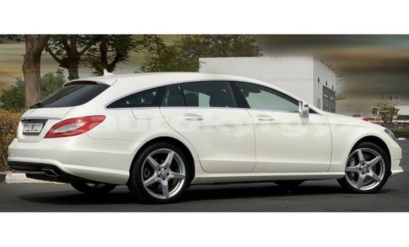 Buy Import Mercedes-Benz 190 White Car in Import - Dubai in Batken Buy Import Mercedes-Benz 190 White Car in Import - Dubai in Batken