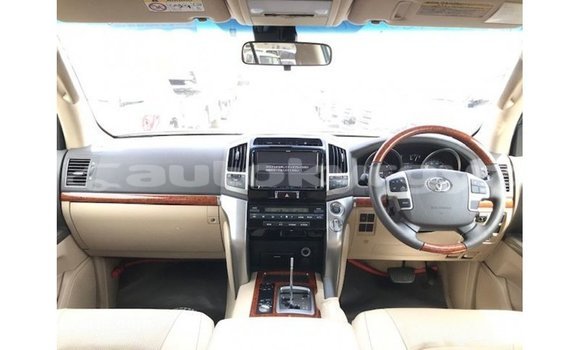 Buy Import Toyota Land Cruiser Red Car in Import - Dubai in Batken Buy Import Toyota Land Cruiser Red Car in Import - Dubai in Batken