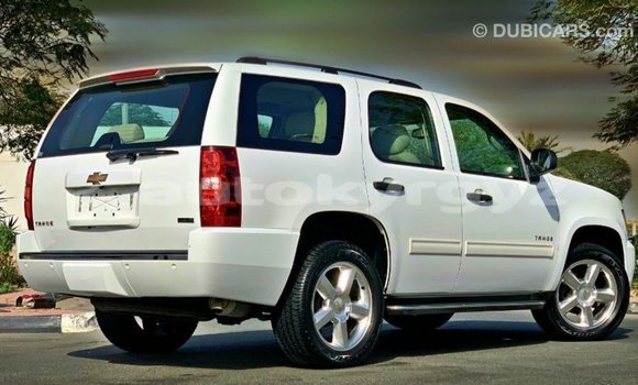 Buy Import Chevrolet Tahoe White Car in Import - Dubai in Batken Buy Import Chevrolet Tahoe White Car in Import - Dubai in Batken