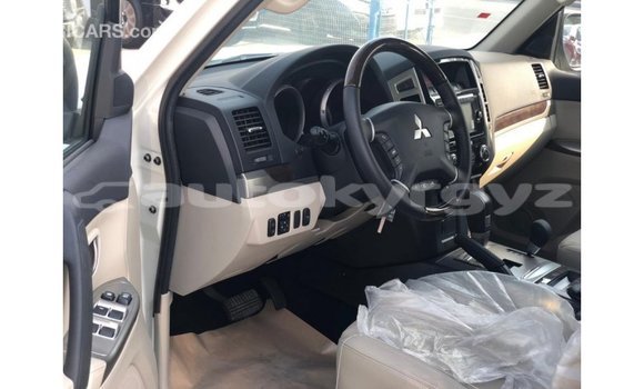 Buy Import Mitsubishi Pajero Black Car in Import - Dubai in Batken Buy Import Mitsubishi Pajero Black Car in Import - Dubai in Batken