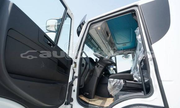 Buy New Iveco Trakker White Truck in Import - Dubai in Batken Buy New Iveco Trakker White Truck in Import - Dubai in Batken