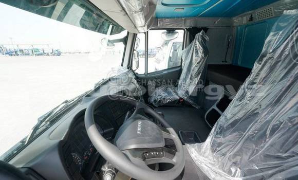 Buy New Iveco Trakker White Truck in Import - Dubai in Batken Buy New Iveco Trakker White Truck in Import - Dubai in Batken