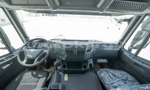 Buy New Iveco Trakker White Truck in Import - Dubai in Batken Buy New Iveco Trakker White Truck in Import - Dubai in Batken