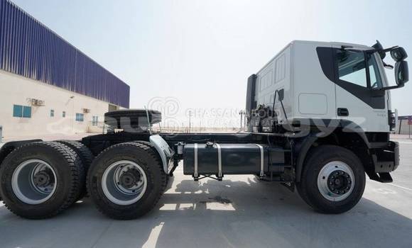 Buy New Iveco Trakker White Truck in Import - Dubai in Batken Buy New Iveco Trakker White Truck in Import - Dubai in Batken