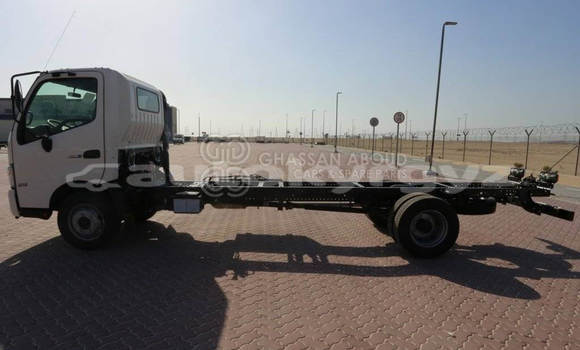 Buy New Hino 916 White Truck in Import - Dubai in Batken Buy New Hino 916 White Truck in Import - Dubai in Batken