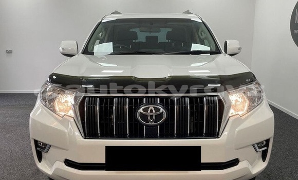 Buy Used Toyota Land Cruiser White Car in Leninopol in Talas Buy Used Toyota Land Cruiser White Car in Leninopol in Talas