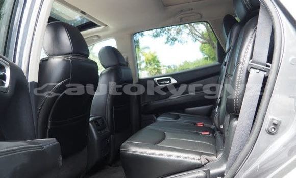 Buy Used Nissan Pathfinder White Car in Ala Buka in Jalal-Abad Buy Used Nissan Pathfinder White Car in Ala Buka in Jalal-Abad
