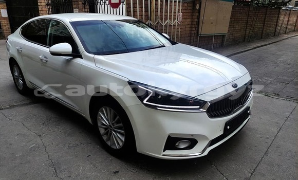 Buy Used Kia K7 White Car in Bishkek in Bishkek Buy Used Kia K7 White Car in Bishkek in Bishkek