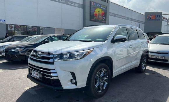 Buy Used Toyota Aqua White Car in Bishkek in Bishkek Buy Used Toyota Aqua White Car in Bishkek in Bishkek