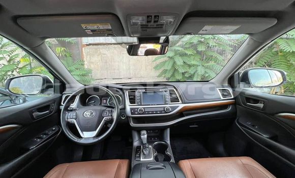 Buy Used Toyota Aqua White Car in Bishkek in Bishkek Buy Used Toyota Aqua White Car in Bishkek in Bishkek