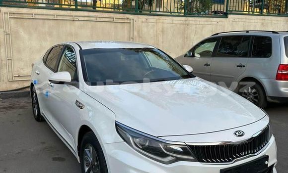 Buy Used Kia K5 White Car in Bishkek in Bishkek