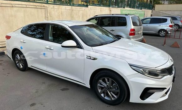 Buy Used Kia K5 White Car in Bishkek in Bishkek Buy Used Kia K5 White Car in Bishkek in Bishkek