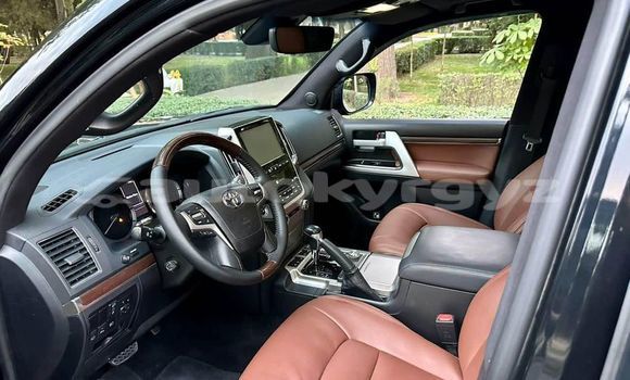 Buy Used Toyota Land Cruiser Black Car in Bishkek in Bishkek Buy Used Toyota Land Cruiser Black Car in Bishkek in Bishkek