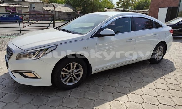 Buy Used Hyundai Sonata White Car in Bishkek in Bishkek Buy Used Hyundai Sonata White Car in Bishkek in Bishkek