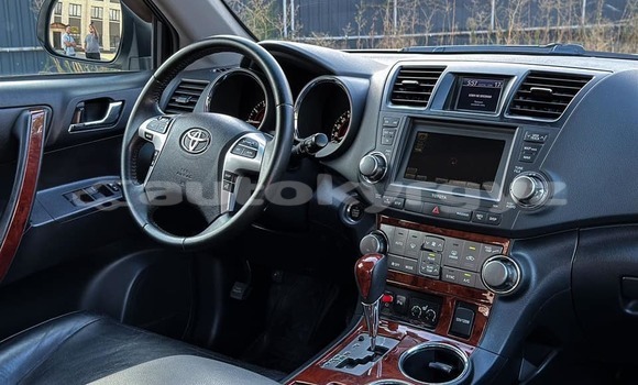 Buy Used Toyota Highlander White Car in Bishkek in Bishkek Buy Used Toyota Highlander White Car in Bishkek in Bishkek