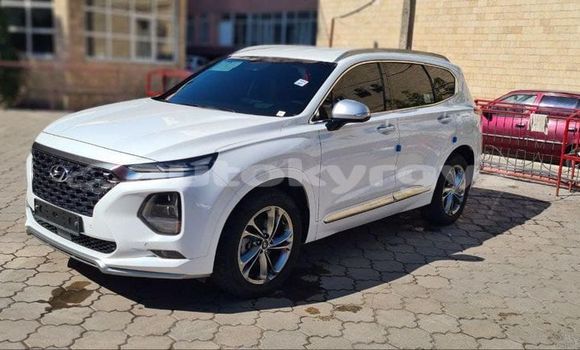 Buy Used Hyundai Azera White Car in Bishkek in Bishkek