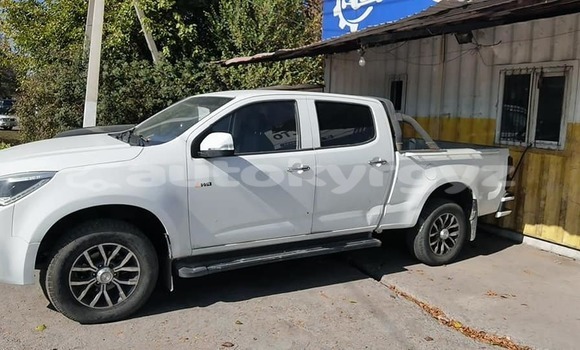 Buy Used Isuzu D-max Cab4 White Car in Bishkek in Bishkek Buy Used Isuzu D-max Cab4 White Car in Bishkek in Bishkek