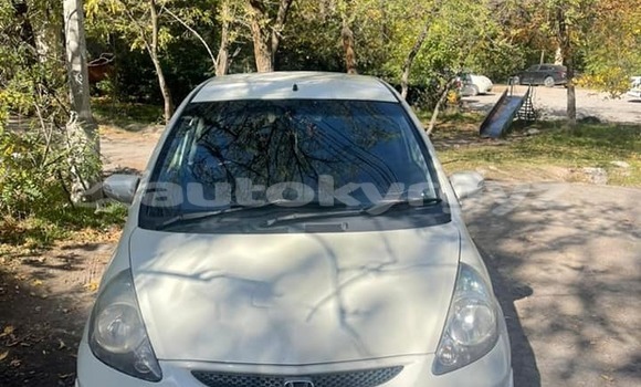 Buy Used Honda FIT White Car in Bishkek in Bishkek Buy Used Honda FIT White Car in Bishkek in Bishkek
