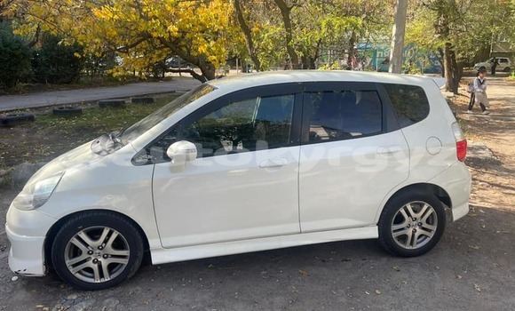 Buy Used Honda FIT White Car in Bishkek in Bishkek Buy Used Honda FIT White Car in Bishkek in Bishkek