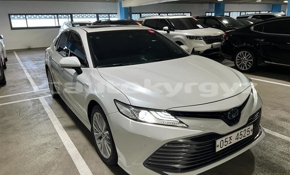 Buy Used Toyota Camry White Car in Bishkek in Bishkek Buy Used Toyota Camry White Car in Bishkek in Bishkek