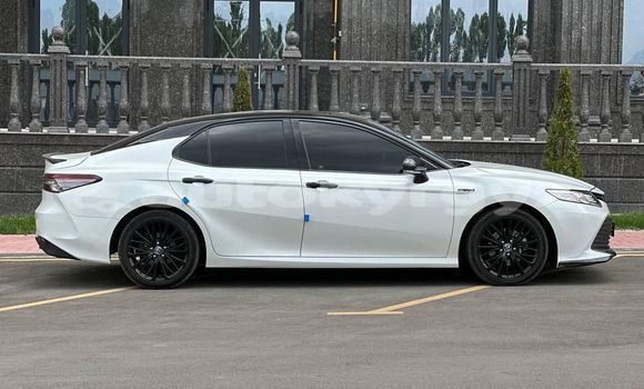 Buy Used Toyota Camry White Car in Bishkek in Bishkek Buy Used Toyota Camry White Car in Bishkek in Bishkek
