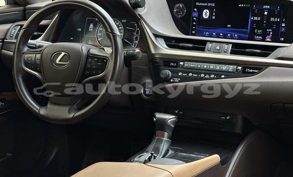 Buy Used Lexus ES White Car in Bishkek in Bishkek Buy Used Lexus ES White Car in Bishkek in Bishkek