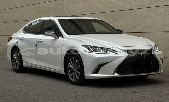 Buy Used Lexus ES White Car in Bishkek in Bishkek Buy Used Lexus ES White Car in Bishkek in Bishkek