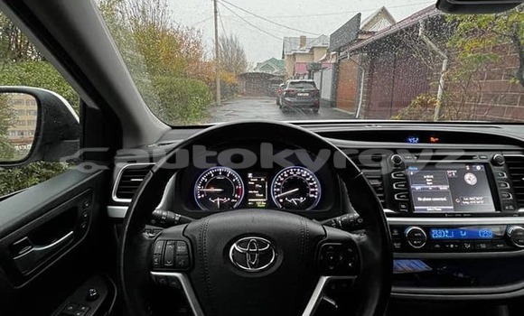 Buy Used Toyota Highlander White Car in Bishkek in Bishkek Buy Used Toyota Highlander White Car in Bishkek in Bishkek