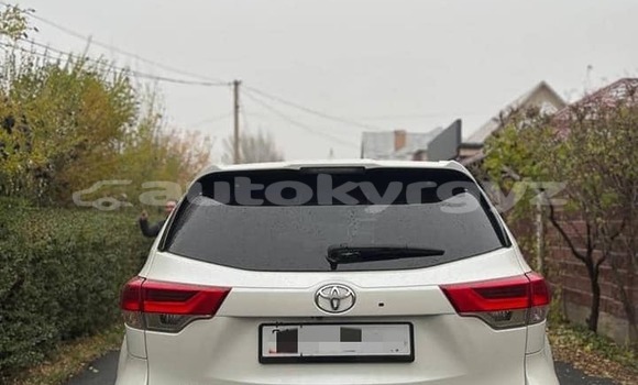 Buy Used Toyota Highlander White Car in Bishkek in Bishkek Buy Used Toyota Highlander White Car in Bishkek in Bishkek