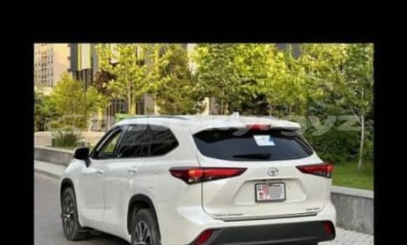 Buy Used Toyota Highlander White Car in Bishkek in Bishkek Buy Used Toyota Highlander White Car in Bishkek in Bishkek