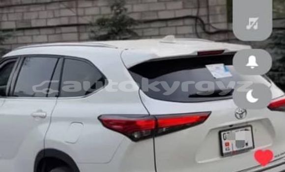 Buy Used Toyota Highlander White Car in Bishkek in Bishkek Buy Used Toyota Highlander White Car in Bishkek in Bishkek