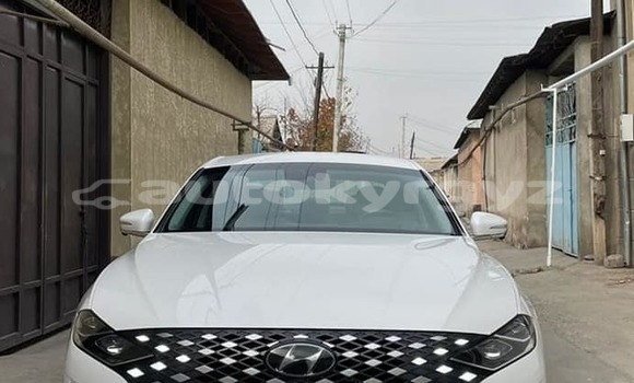 Buy Used Hyundai Accent White Car in Ananyevo in Issyk-Kul