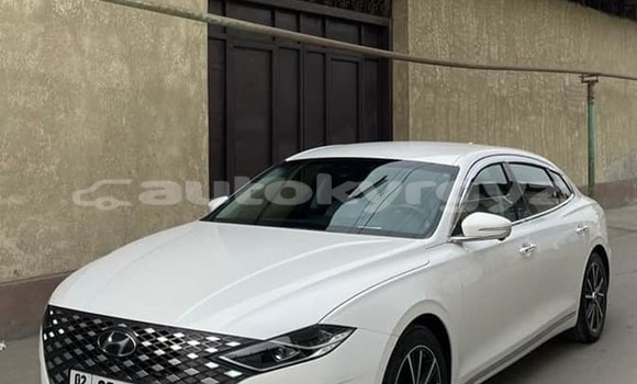 Buy Used Hyundai Accent White Car in Ananyevo in Issyk-Kul Buy Used Hyundai Accent White Car in Ananyevo in Issyk-Kul