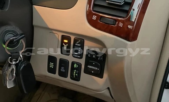 Buy Used Toyota Ipsum White Car in At–Bashi in Naryn Buy Used Toyota Ipsum White Car in At–Bashi in Naryn