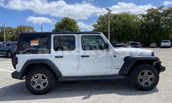 Buy Used Jeep Wrangler White Car in Ak–Suu in Chui