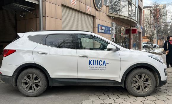 Buy Used Hyundai Santa Fe White Car in Bishkek in Bishkek Buy Used Hyundai Santa Fe White Car in Bishkek in Bishkek