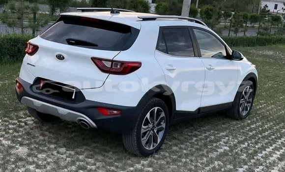 Buy Used Kia Stonic White Car in Batken in Batken Buy Used Kia Stonic White Car in Batken in Batken