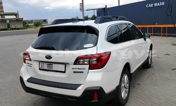 Buy Used Kia Stonic White Car in Batken in Batken Buy Used Kia Stonic White Car in Batken in Batken