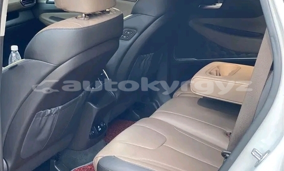 Buy Used Hyundai Santa Fe White Car in Batken in Batken Buy Used Hyundai Santa Fe White Car in Batken in Batken